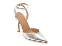 Pantofi decupati la spate